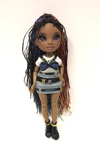 Rainbow High Rockstar Vanessa Tempo Modepuppe Zöpfe mit Schuhen ohne Halskette - Bild 1 von 6