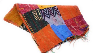 "Bufanda de retazos de seda Kanta Kantha hecha a mano en la India 78"" x 13" - Imagen 1 de 39