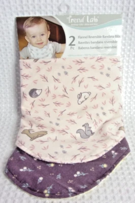 Juego de 2 baberos bandana de franela reversible otoño Trend Lab - Daisy Bunny púrpura Foto 1 de 4