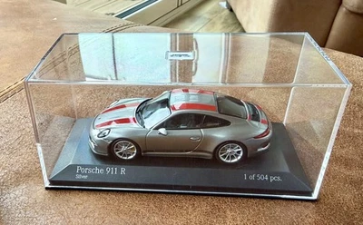 1:43 dealer model Porsche 911 991 R Silver Minichamps 410066222 - image 1 of 3