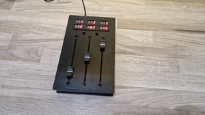 USB and DIN MIDI Controller 3 fader with 6 LED displays - wooden black - Picture 1 of 17