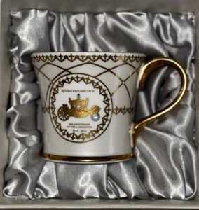 Prouna Limited Queen Elizabeth II Mug with Swarovski Crystals - Picture 1 of 5