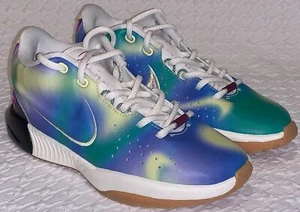 NIKE LeBron XXI 21 SE Blue Fuchsia Green Sail White Basketball Shoes Youth Sz 5 - Picture 1 of 8