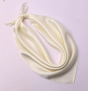 Bufanda cuadrada 100 % seda 20" para mujer pañuelo envolvente blanco lechoso sólido MY163-18 - Imagen 1 de 3