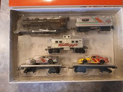 1996 REVELL HO SCALE KELLOGG'S TERRY LABONTE #5 IRON MAN 7 PIECE TRAIN SET - Image 1 of 3