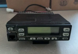 Kenwood TK-863G-1 UHF 450-490 MHz 600 kanałów 25 W dwukierunkowe radio - Zdjęcie 1 z 3