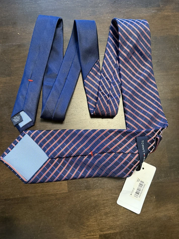 Nuevo con etiquetas Corbata Tommy Hilfiger Para Hombre 100% Seda Rayas Estilo Clásico Rojo Azul Foto 1 de 4