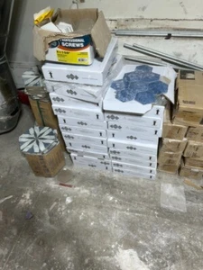 Perfection 4“ x 4" Porcelain Honeycomb Mosaic Wall & Floor Tile. 20 boxes. - Picture 1 of 2