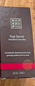 New Rituals Ayurveda Yogi Secret Holy Basil and Fresh Mint foot Scrub. - Picture 1 of 2