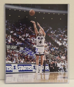 SCOTT SKILES - FOTO AUTOGRAFA FIRMATA CON CERTIFICATO DI AUTENTICITÀ (Orlando Magic) 11 X 14 SENZA CORNICE - Foto 1 di 5
