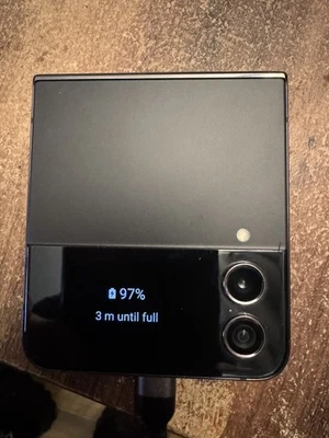 Samsung Galaxy Flip 4 see description  - Image 1 of 4