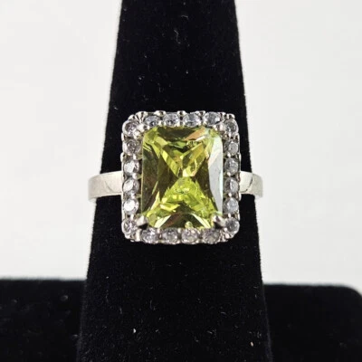 Anillo de plata esterlina disfraz vidrio verde y blanco circonita cúbica 3,9 g talla 7 [8133] Foto 1 de 4
