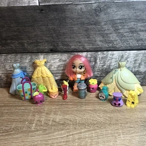 Lote de 15 Mini Figuras Misceláneas Shopkins Disney Princesa Vestido LOL - Imagen 1 de 4