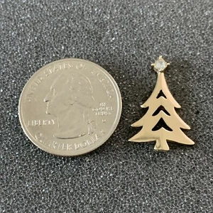 Small Gold Tone Christmas Tree Holiday Avon Pin Pinback #40737 - Picture 1 of 2
