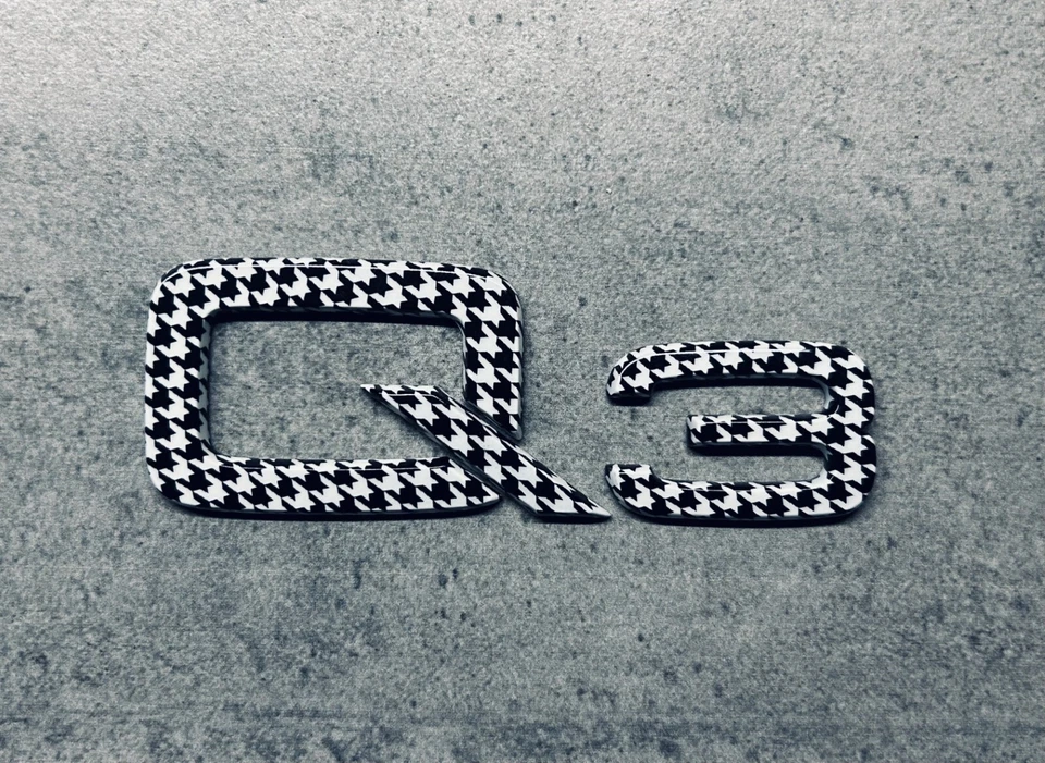 Placa de identificación emblema maletero escotilla insignia OEM puerta levadiza trasera pata de gallo Audi Q3 15-24 Foto 1 de 1