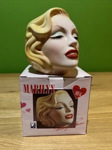Marilyn Monroe Sammeltasse von Clay Art 1996 - Neu im Karton - Bild 1 von 10