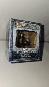 Lord of the Rings: 1.5" Frodo Battle Scale Mini Figure (Play Along, 2003) - Picture 1 of 10