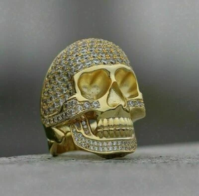 Anillo de compromiso rosado calavera diamante corte redondo de 2 quilates acabado oro amarillo de 14 quilates para hombre Foto 1 de 4