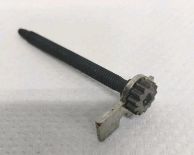 Conjunto de tornillo de ajuste Poulan 530150000 barra de motosierra ajuste dos ciclos  Foto 1 de 3