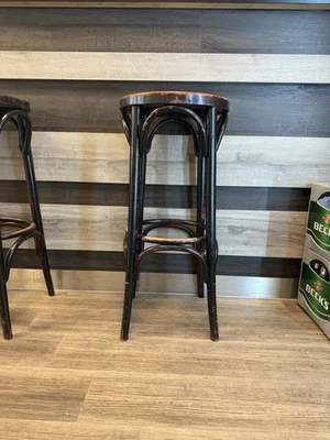  Drei Schwarze  Barhocker Aus Holz Runder Stuhl Gebraucht Guter Zustand #2 - Bild 1 von 4