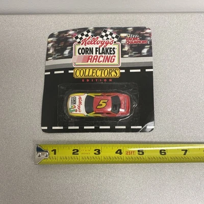 Terry Labonte #5 凯洛格玉米片 1993 年赛车冠军 1: 64 比例压铸 — 第 1/4 张图片