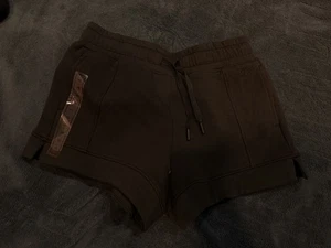 Mädchen Sport Fleece Shorts DSG Größe XS 6-7 mittelhoher Bund schwarz neu mit Etikett - Bild 1 von 3