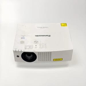 Panasonic PT-VMZ60 U7 LCD Projector 1920 x 1200 - 943 Lamp Hours - Tested - Picture 1 of 11