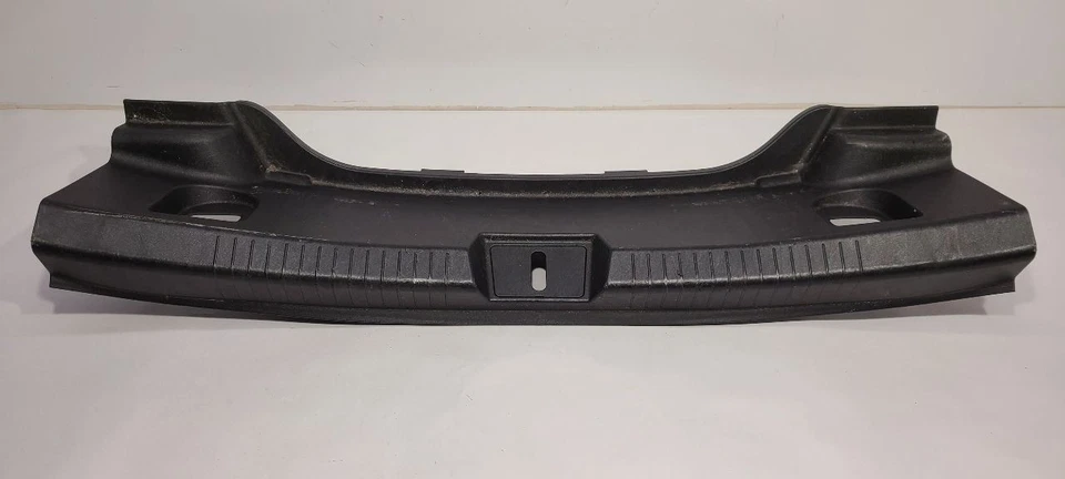 Chevrolet Malibu 2016-2021 puerta trasera maletero umbral placa de desgaste cubierta OEM Foto 1 de 4