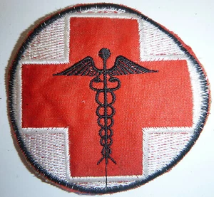 ROTES KREUZ - SANITÄTER - Schulteraufnäher - US ARMY - USAF - ARVN - Vietnamkrieg - 1753 - Bild 1 von 2