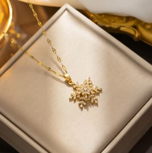 Pretty Snowflake Charm Pendant Round Simulated Diamond In 14k Yellow Gold Plated - Picture 1 of 5