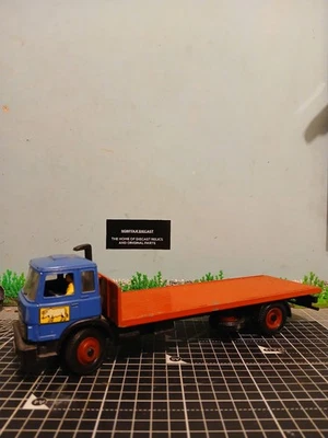 BRITAINS FARM TOYS FLATBED LORRY  - Image 1 of 4