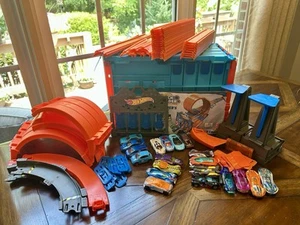 Hot Wheels Track Builder System Race Crate FTH77 Extra Track Book & 20 Cars - Bild 1 von 17