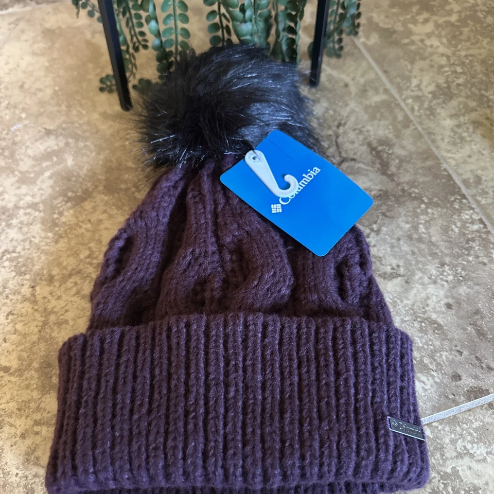 Columbia Womens Boundless Days Cable Knit Pom Beanie