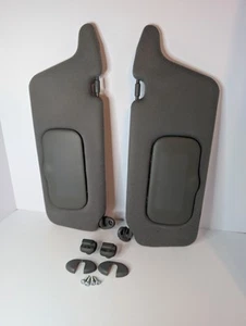Juego de parasoles laterales para conductor y pasajero Honda Civic 2001-2005 OEM PAR GRIS OSCURO - Imagen 1 de 9
