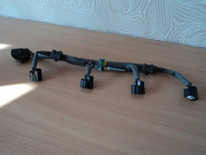 Lexus IS III 300H 14 15 Hybrid Fuel injectors wires plugs fuel rail 82126-30060 - Picture 1 of 12