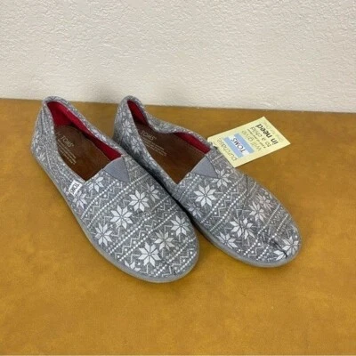 Zapatos sin cordones TOMS plateados copo de nieve talla 5,5 para niñas Foto 1 de 4