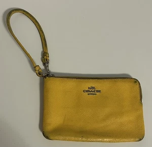 COACH LARGE CORNER ZIP WRISTLET 3888 Honeycomb - Picture 1 of 18