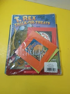 T-Rex Trick-Or-Treats  Paperback Book and Audio CDs New Sealed Sealed Package  - Imagen 1 de 3