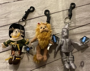 1999 Warner Bros Wizard of Oz Lot Of 3 Keychains Tin Man Scarecrow Lion Vintage - Picture 1 of 20