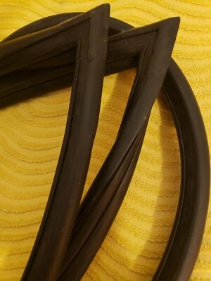 Уплотнение уплотнительной полоски ветрового стекла от оригинального производителя для Nissan Datsun 240z 260z 280z бывшее в употреблении 👌  - Изображение 1 из 4