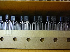 TOSHIBA 2N4126 TO-92 25V 200mA Transistor PNP General Purpose Amplifier Qty.20 - Picture 1 of 1