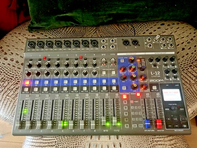 Zoom LiveTrak L-12 Digital Mixer Recorder - Image 1 of 4