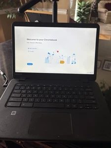 Lenovo n42 Chromebook Laptop w/ 14” Screen - Zdjęcie 1 z 3