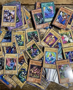 LOTE de 50 tarjetas Yugioh vol.1-vol.7common selección aleatoria japonesa de la vieja escuela - Imagen 1 de 1