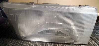 别克 Roadmaster 左灯 带安装螺丝 未测试灯泡 1993 年轿车 — 第 1/4 张图片