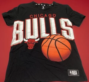 NBA Chicago Bulls Basketball T Shirt Youth Size 16 XXL Graphic Print Sports Tee - Picture 1 of 13