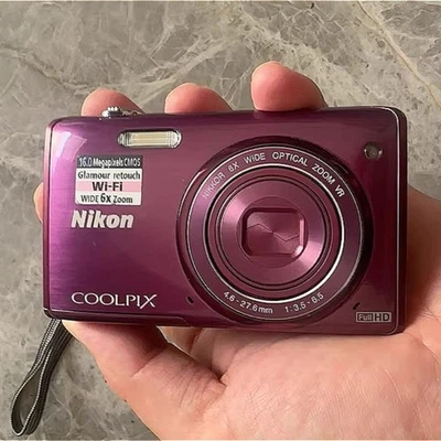 Nikon COOLPIX S5200 Digitalkamera 16,0 MP 6x optischer Zoom mit Zubehör - Bild 1 von 4