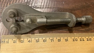 VINTAGE UNBRANDED CASE OPENER WATCHMAKER / JEWELER TOOL - Picture 1 of 2
