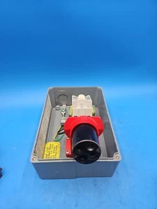 Hubbell HBL430MI7W Pin & Sleeve Trennschalter 30 Amp HBL30MIRS ohne Abdeckung - Bild 1 von 5