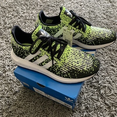 Adidas Originales Para Hombre Swift Run Zapatilla Núcleo Negro Blanco Solar Amarillo Talla 10.5 Foto 1 de 4